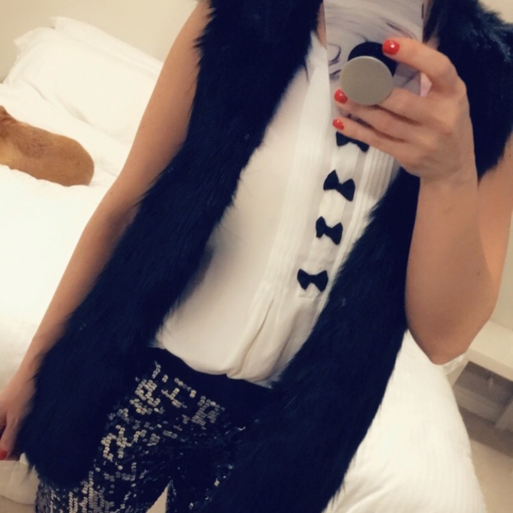 🖤faux fur vest🖤